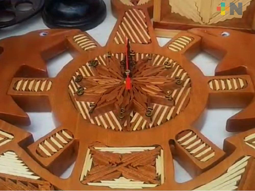 Internos de Cereso de Huayacocotla, ponen a la venta sus artesanías