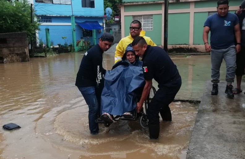 Destacada labor de elementos de la SSP por lluvias en el sur