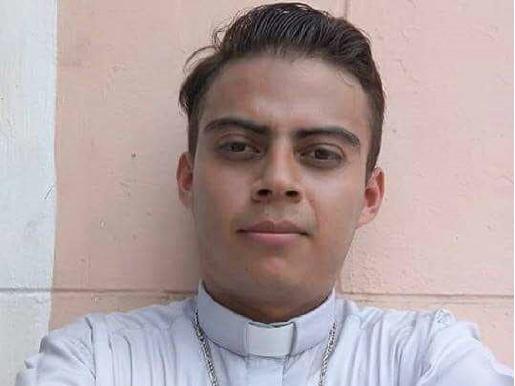 Arquidiócesis de Xalapa alerta sobre falso sacerdote
