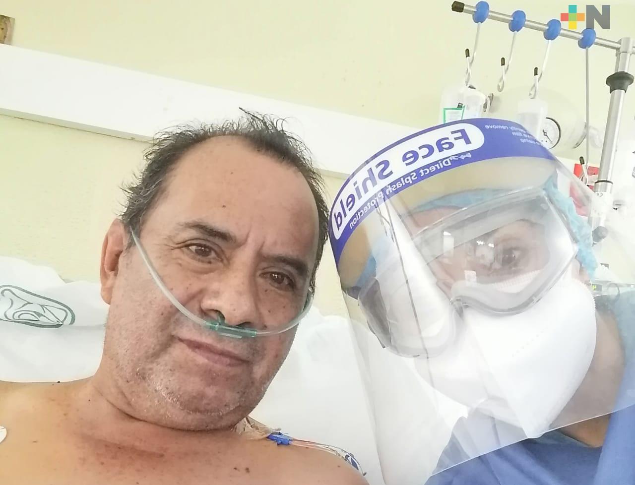 Enfermera celebra que su padre haya vencido a COVID-19