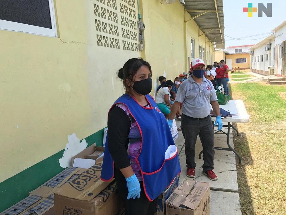 Organización mundial, entrega paquetes alimenticios para colonias de Coatzacoalcos