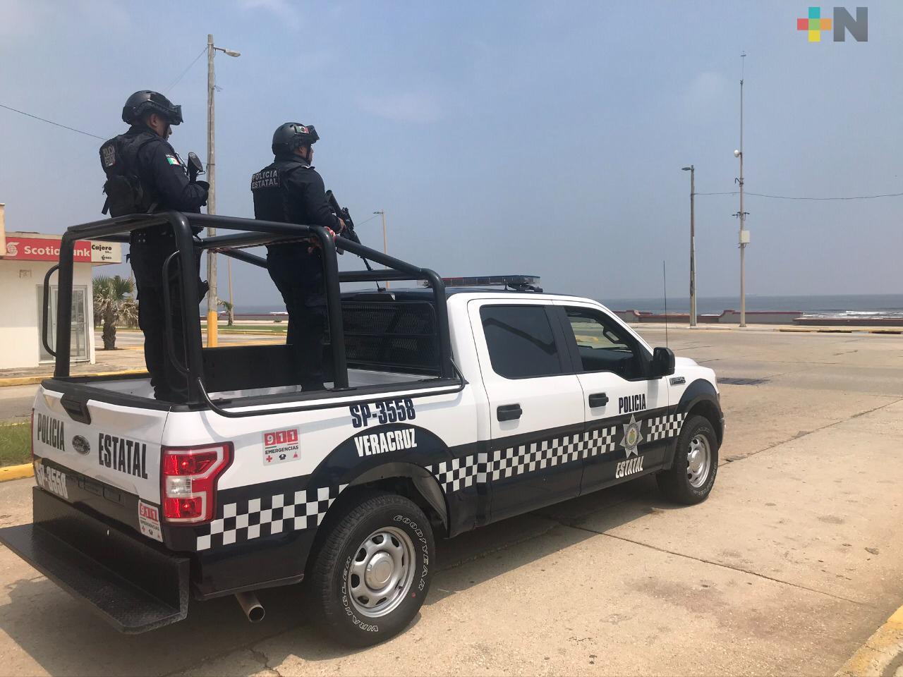Papás policías de Veracruz celebran su día trabajando