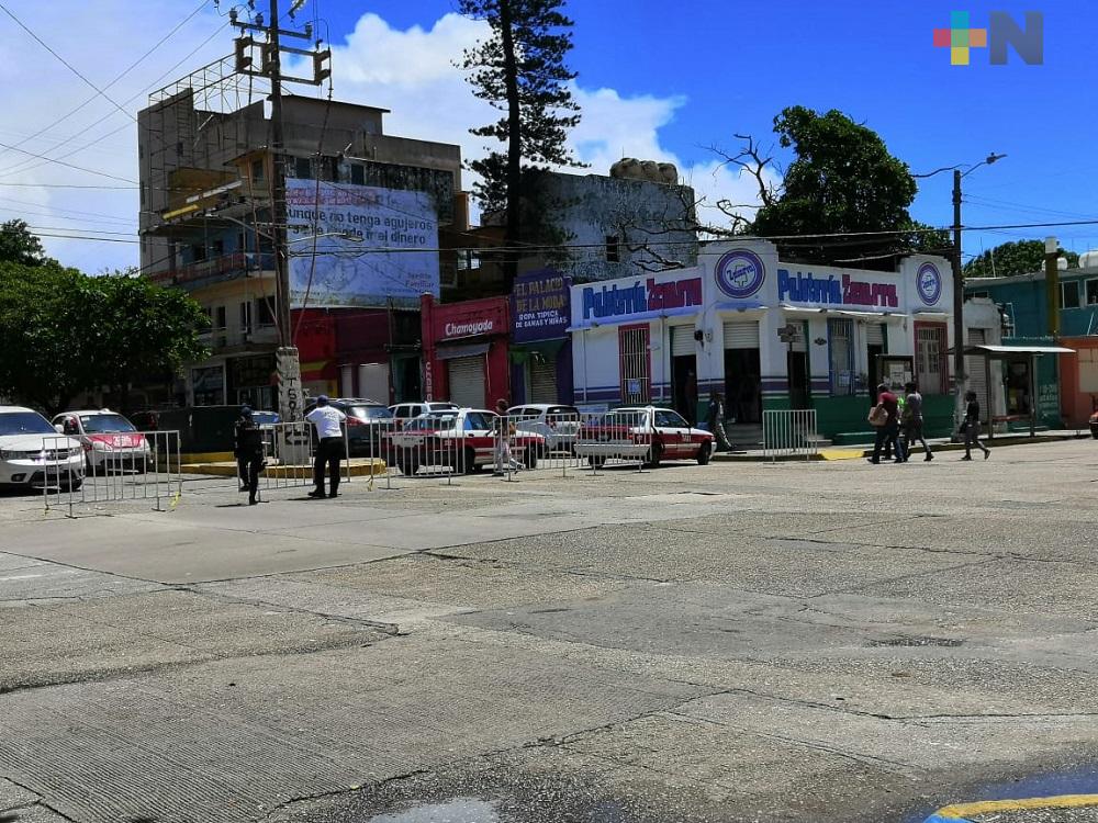 Para reducir movilidad de personas, aplican cierre parcial en zona centro de Coatzacoalcos