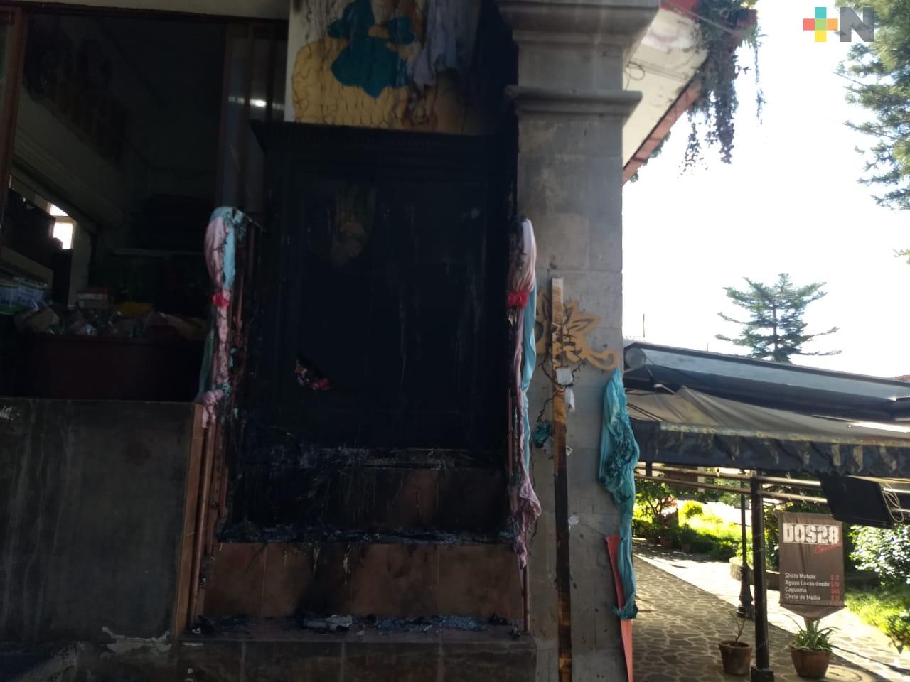 Queman nicho de la Virgen de Guadalupe en el mercado San José, en Xalapa
