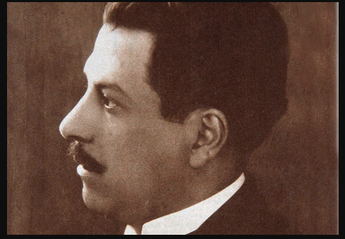 Ramón López Velarde transformó la poesía con sus imágenes y metáforas literarias