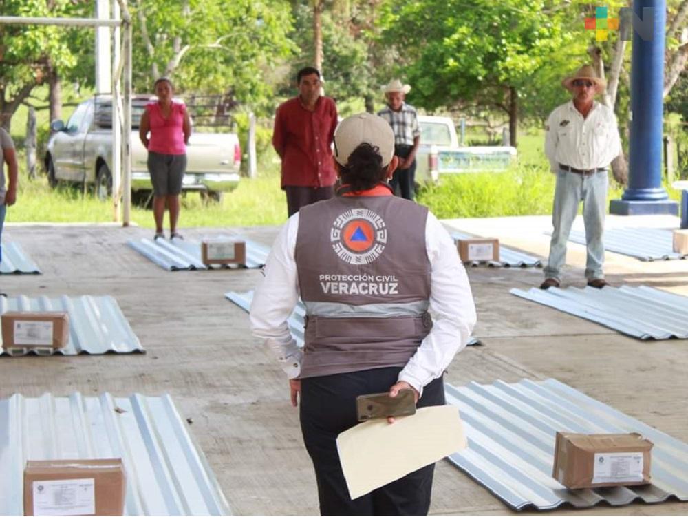 Llegan apoyos de gobierno estatal para la Sierra de Otontepec, a familias afectadas por turbonada