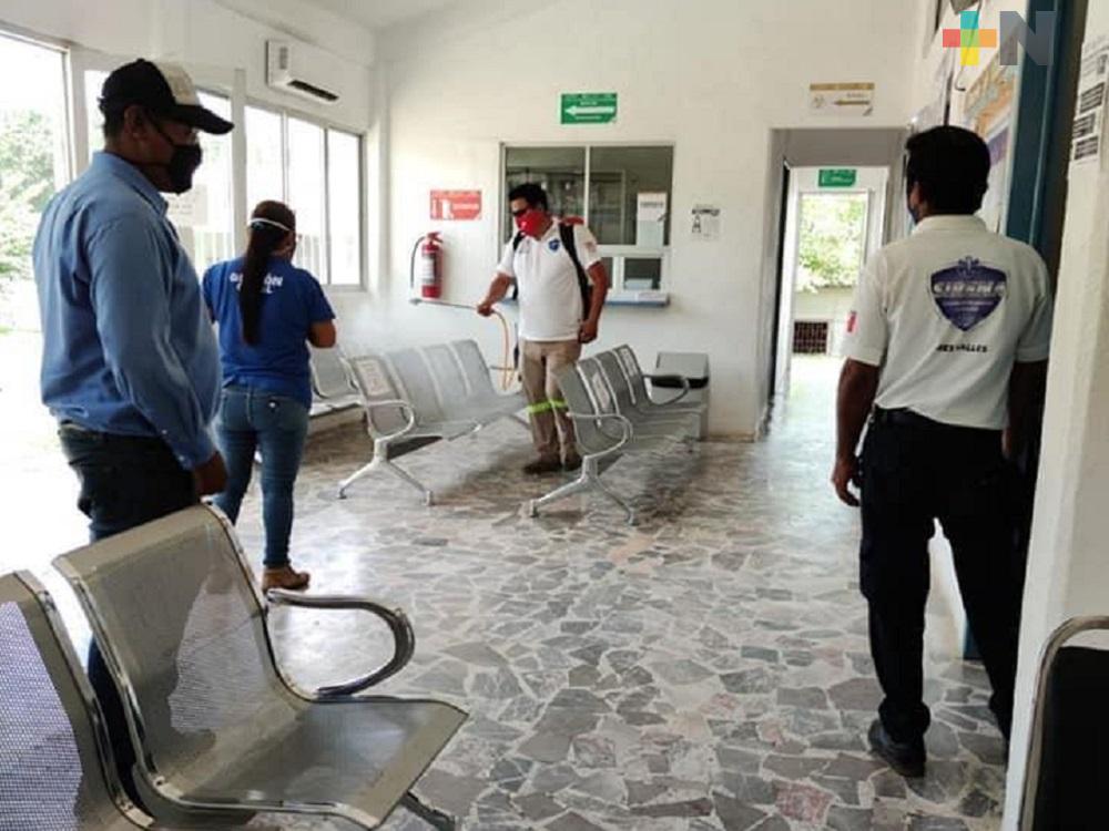 Sanitiza ayuntamiento de Tres Valles, centros de salud  y La Granja