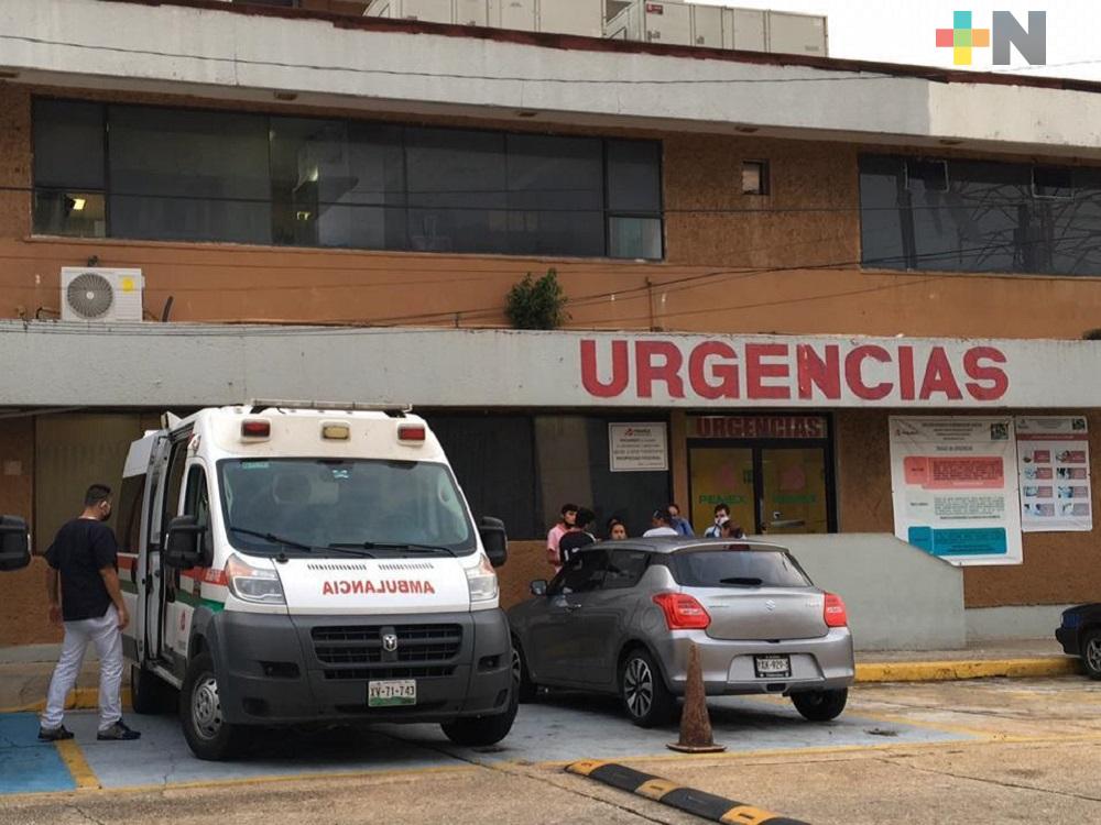 Familiares solicitan mayor información sobre pacientes internados en clínica de Pemex