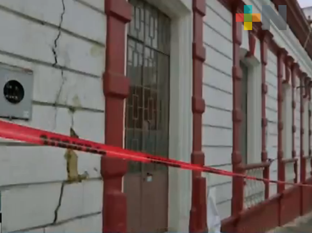 Fisuras en muros y cuarteaduras en paredes fueron los daños por sismo registrado en Xalapa
