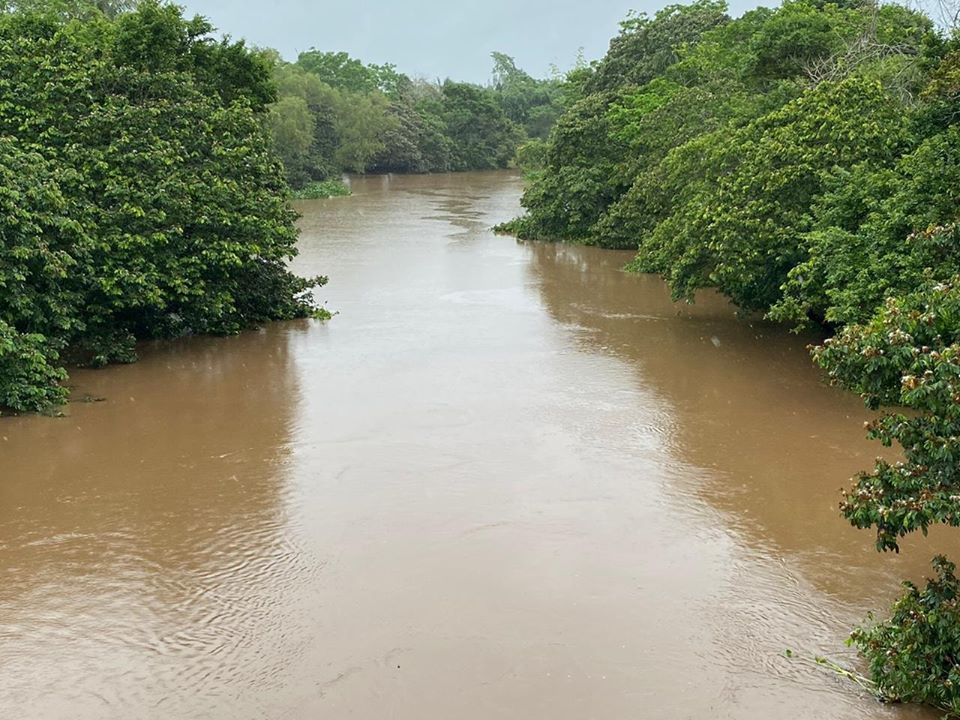En Pajapan, reportan alto nivel de río Huazuntlán