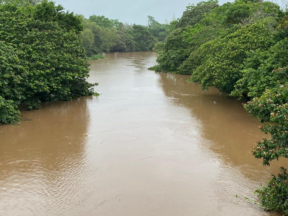 En Pajapan, reportan alto nivel de río Huazuntlán