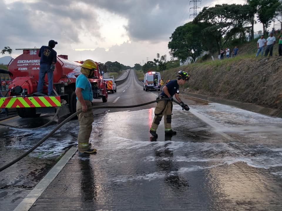 Retiraron combustible derramado en Autopista Córdoba-Veracruz