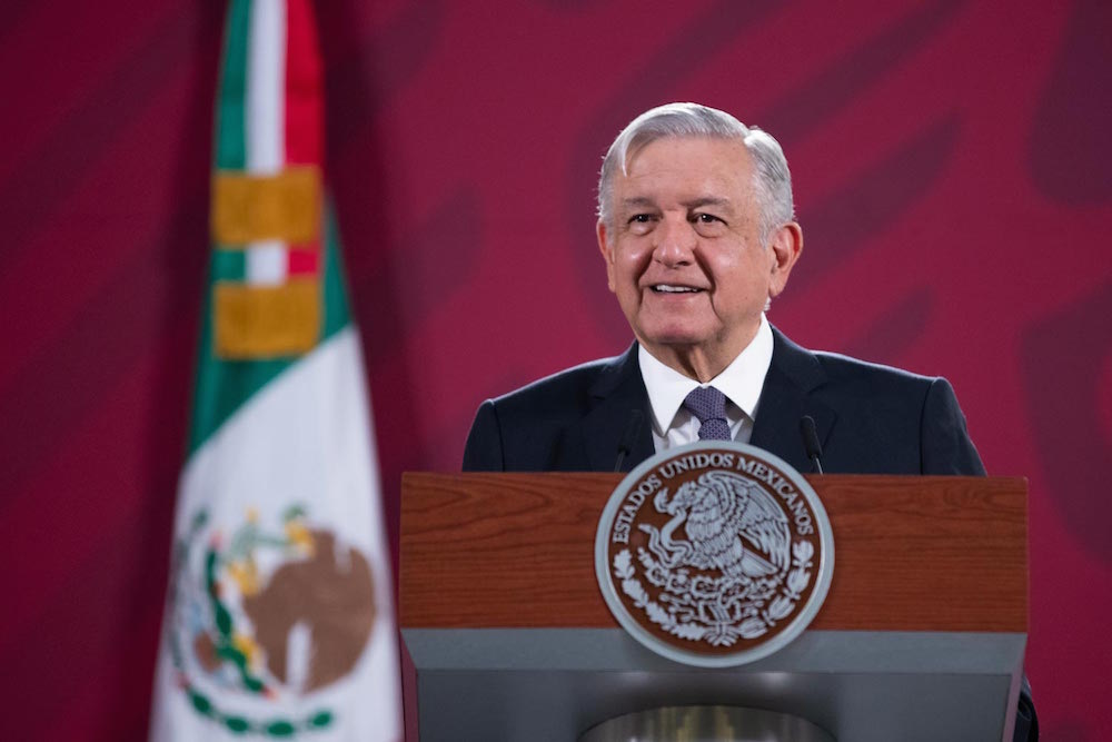 Presidente anuncia reunión de seguridad y conferencia en hangar donde se encuentra avión presidencial