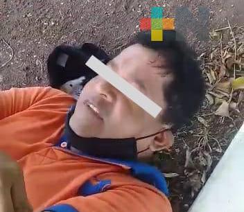 Ciudadanos detienen a presunto acosador de una mujer en la ciudad de Veracruz