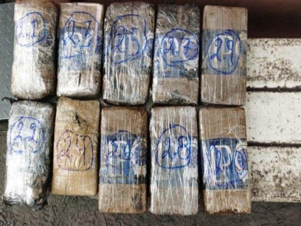 Aduanas decomisa 165 kilogramos de cocaína en la aduana de Lázaro Cárdenas, Michoacán, provenientes de Colombia