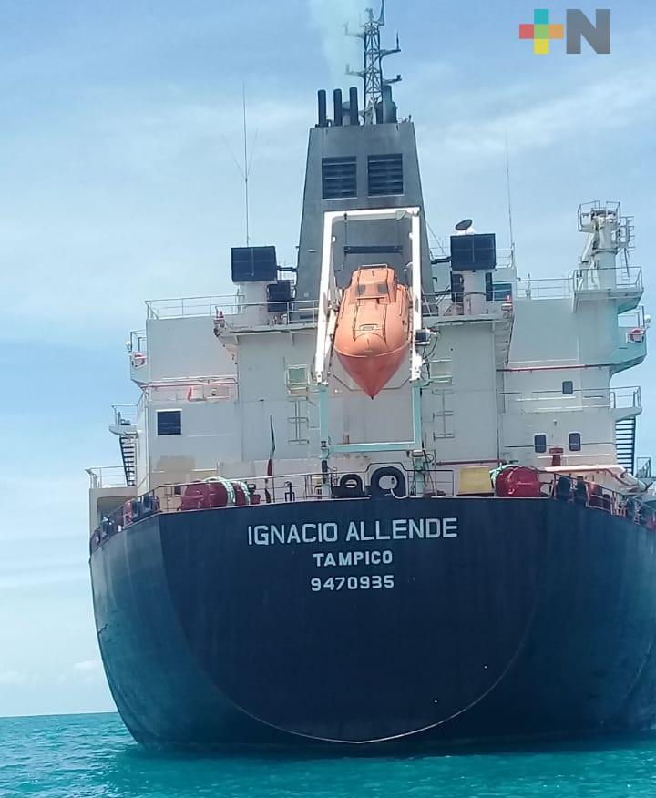 SEMAR realiza evacuación médica de tripulante en buque tanque, en costas de Campeche