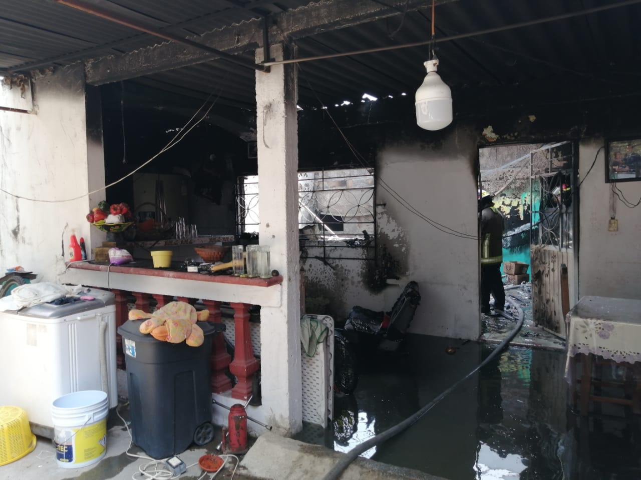 Se incendió una casa en Coatzacoalcos; solo hubo daños materiales