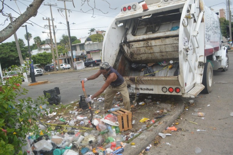 Resaltan ciudadanos de Coatzacoalcos reapertura de basurero municipal