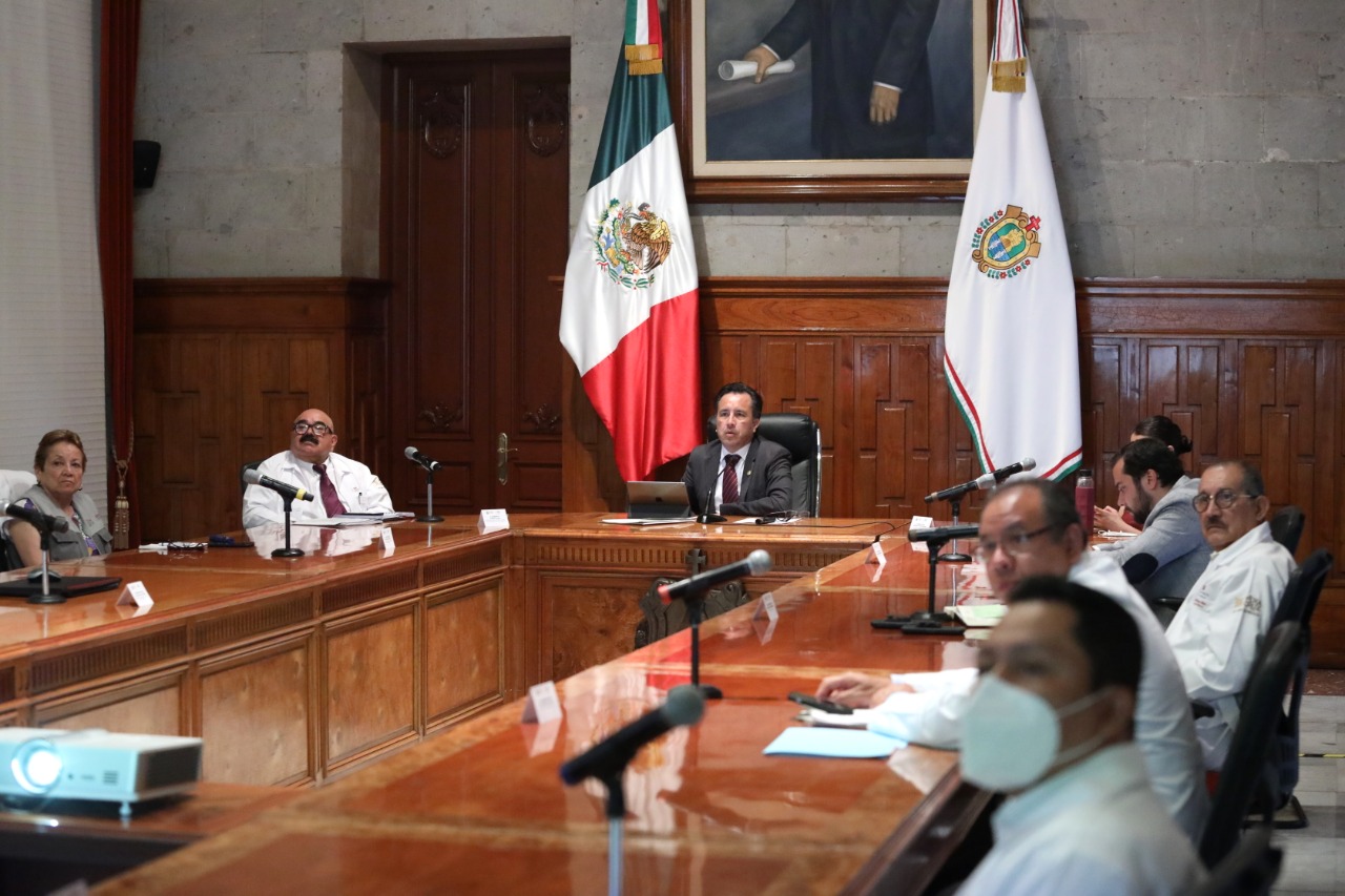 Decreta Cuitláhuac García la supervisión obligatoria de comercios para cumplir con la sana distancia