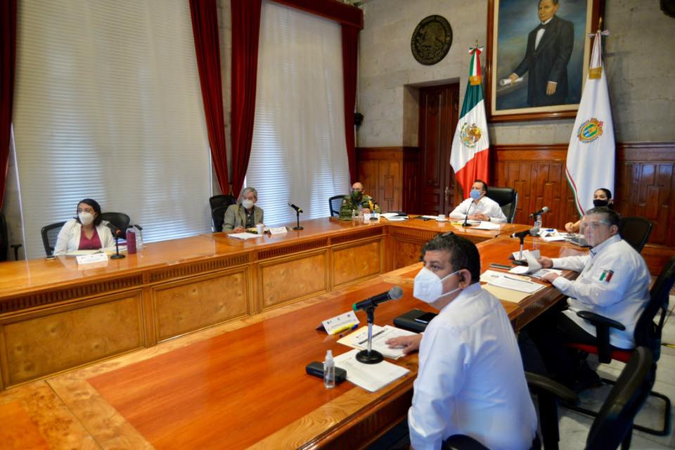 Elementos de Fuerza Civil grabados en video robando en una papelería, han sido suspendidos: Cuitláhuac García
