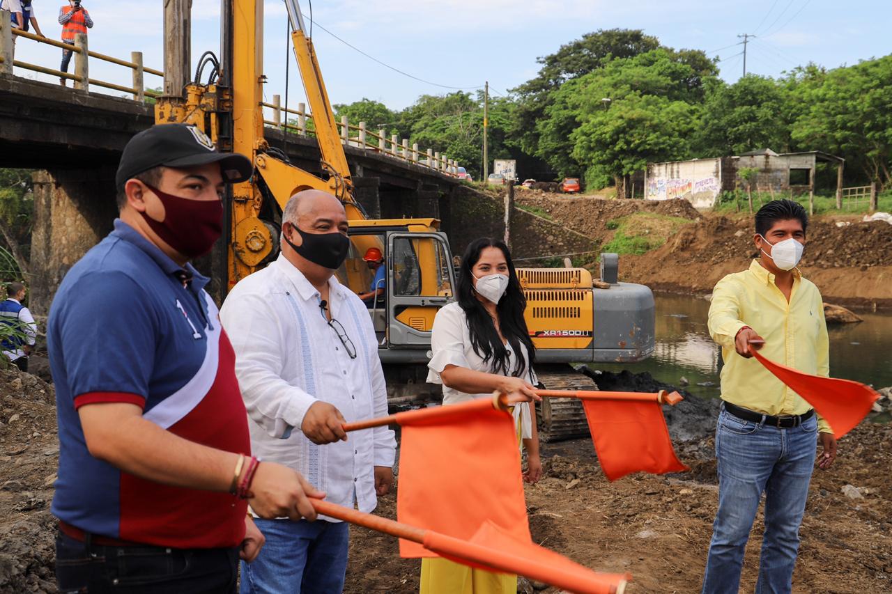 Obra de puente “Río Grande” fomentará economía en la región de Los Tuxtlas: Eric Cisneros