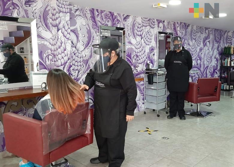 Con estricto protocolo de bioseguridad abre estética en plaza Villa del Mar en Veracruz