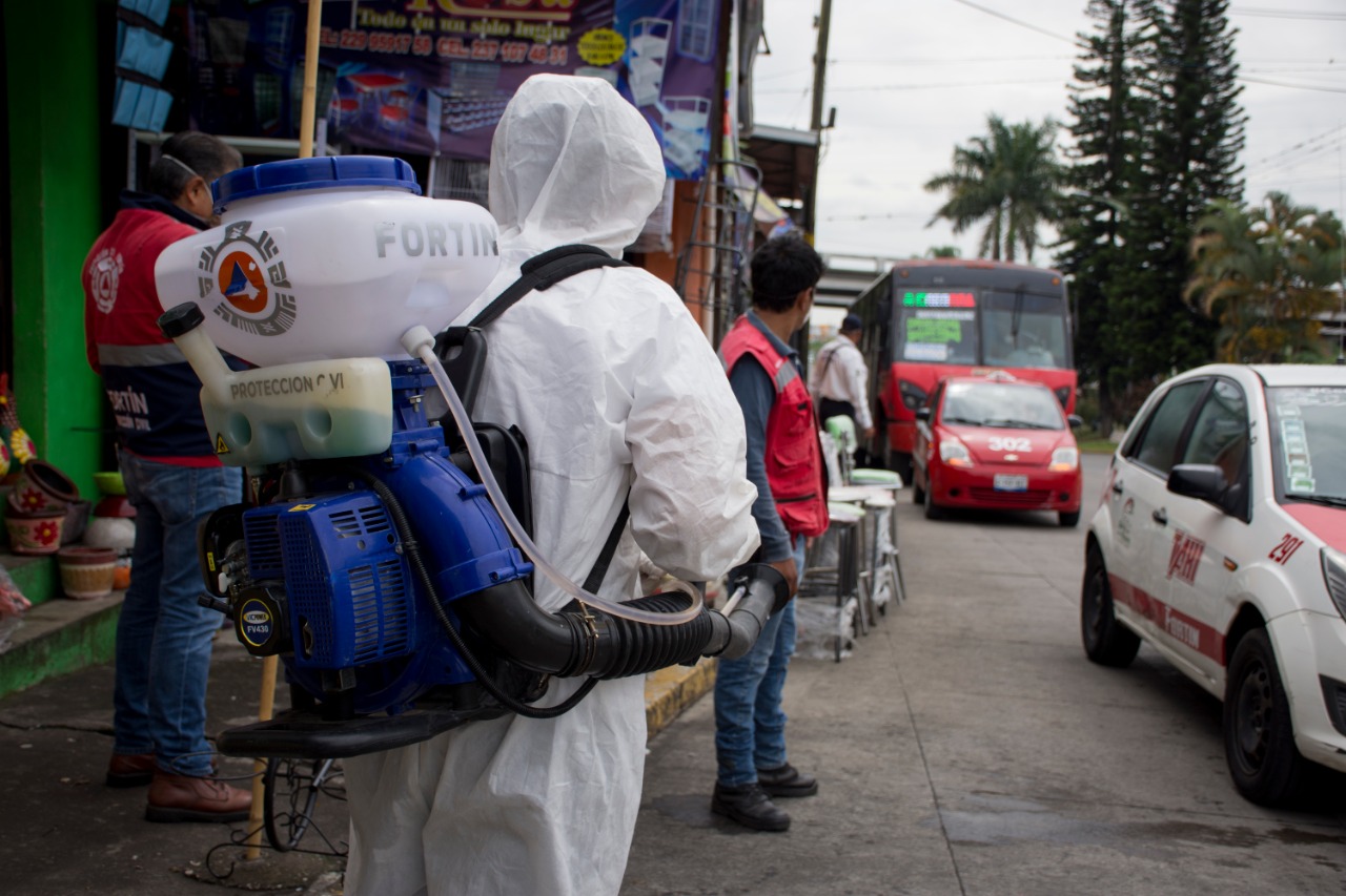 Realizan jornada de desinfección en transporte público en Fortín