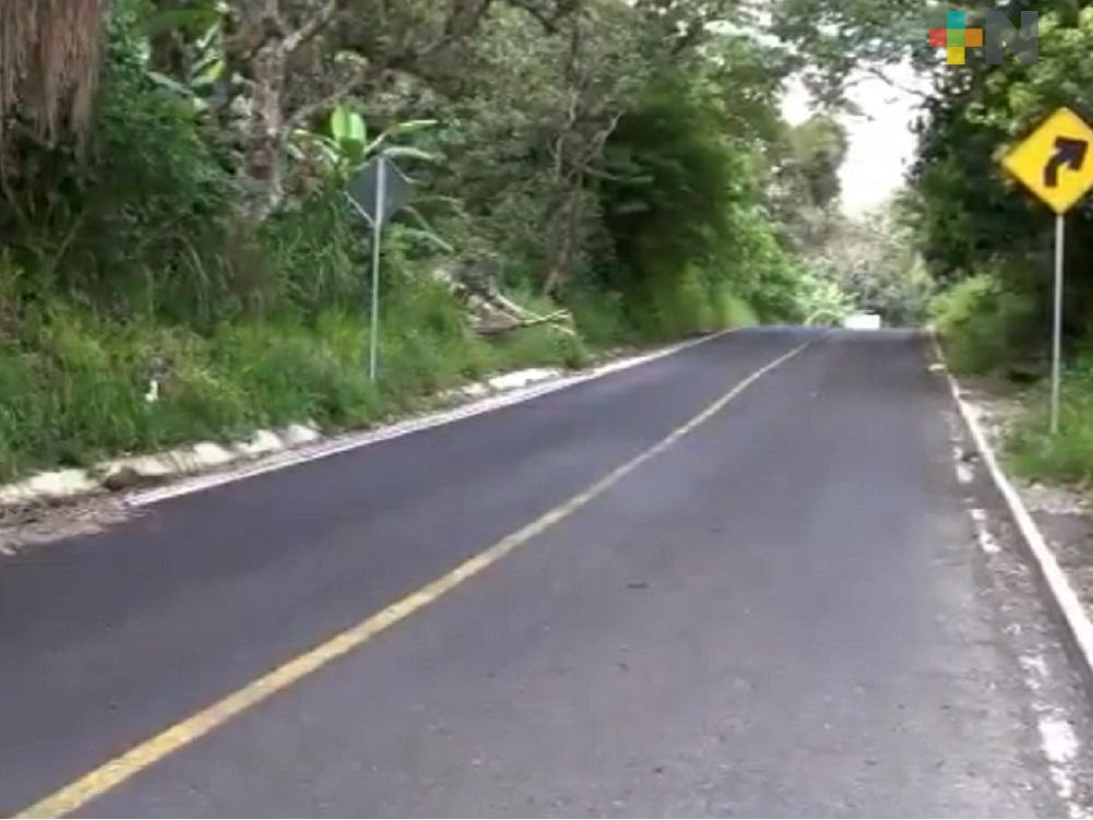 Gobernador Cuitláhuac García revisa avance de carretera Teocelo – Cosautlán