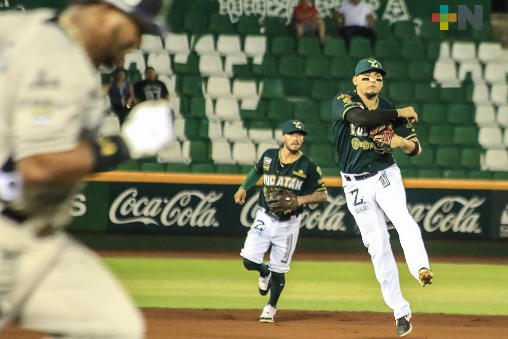 Es muy difícil, muchos dependemos del beisbol: Héctor Hernández