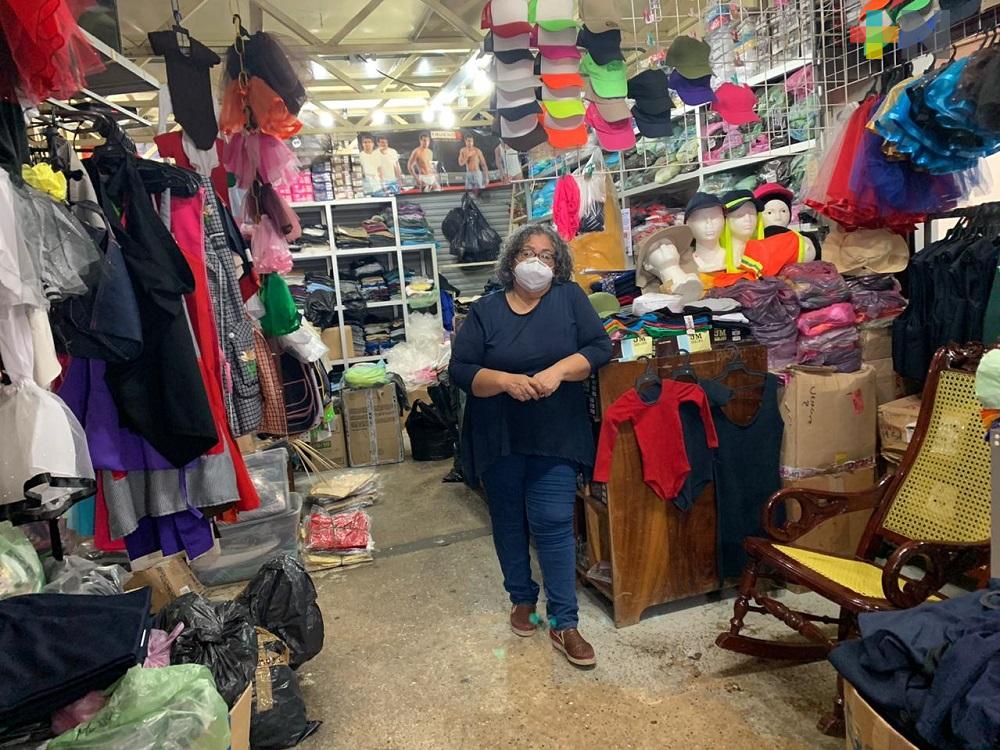 Hasta un 95 por ciento cayeron ventas de uniformes escolares por pandemia en Coatzacoalcos