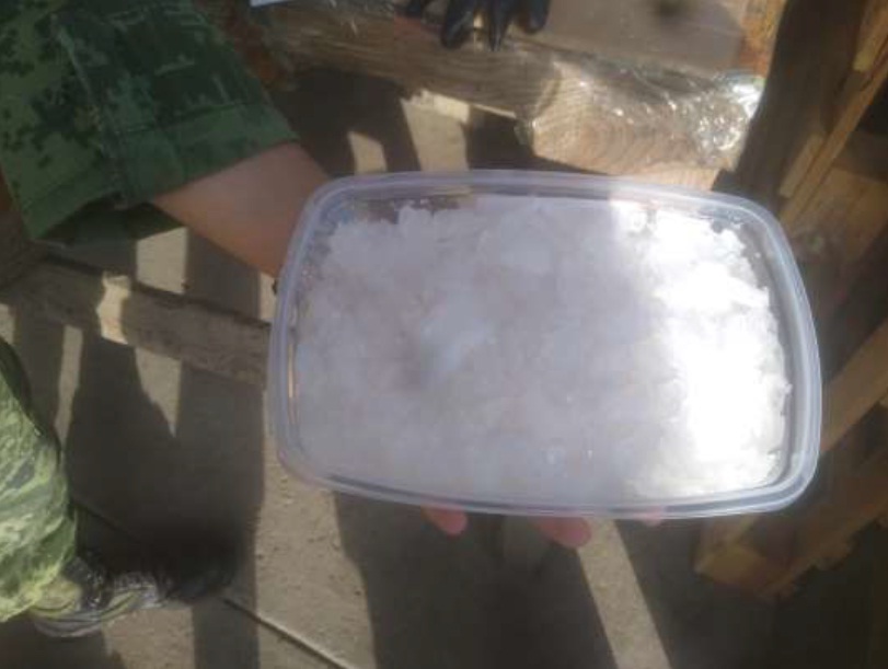 Ejército Mexicano asegura más de 50 kilogramos de posible metanfetamina en el estado de Sinaloa