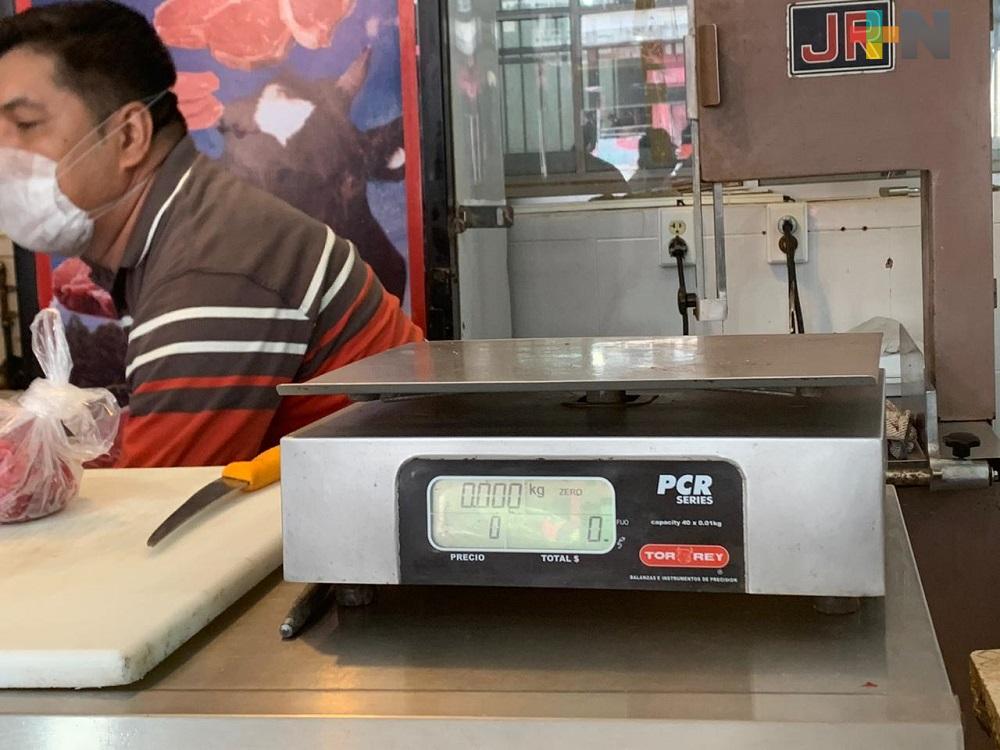 Por pandemia, Profeco no ha realizado calibración de básculas; comerciantes garantizan peso correcto