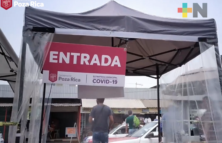 Instalan módulo desinfectante en parador urbano de Poza Rica