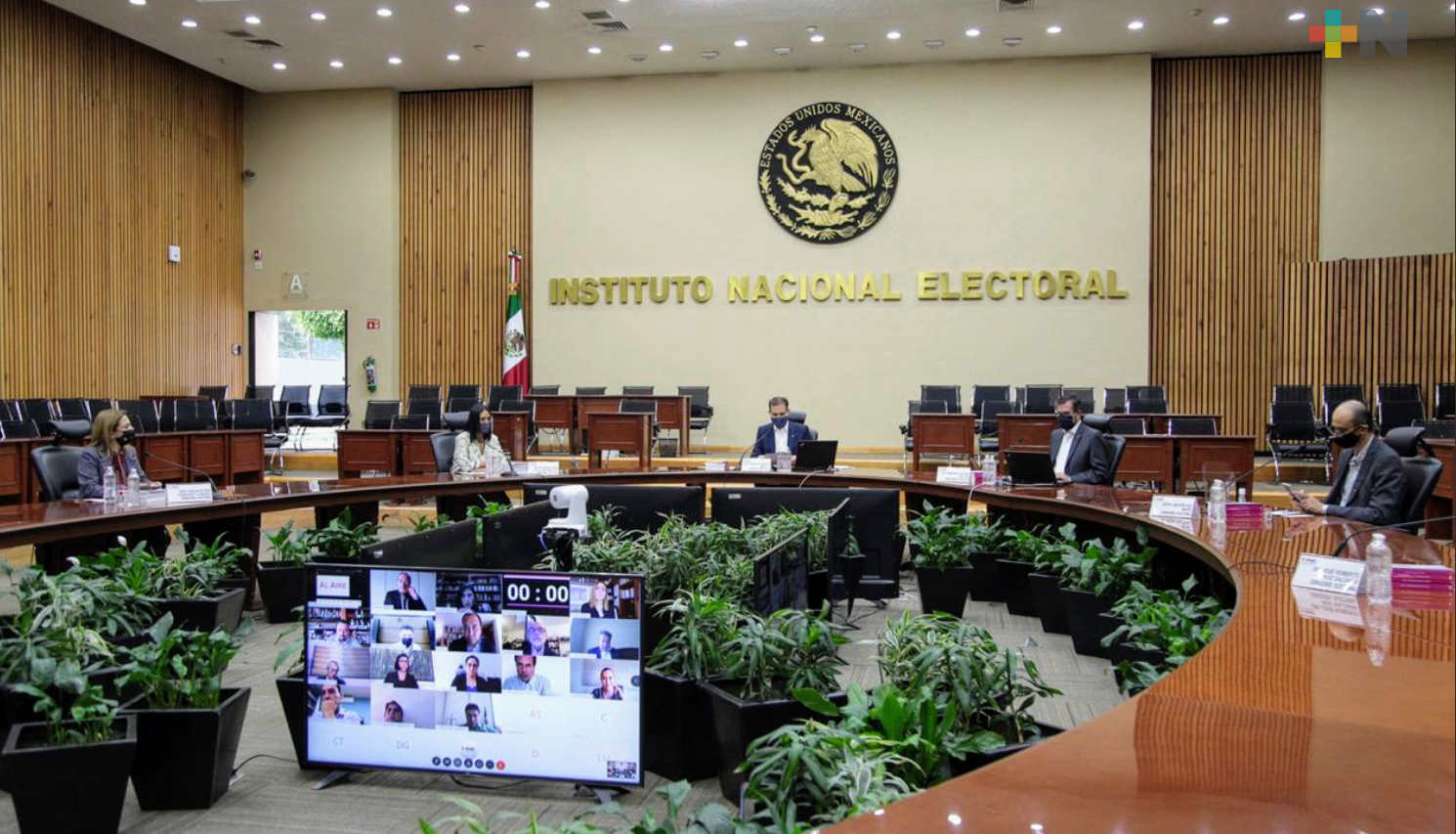 Toman protesta nuevos consejeros del INE