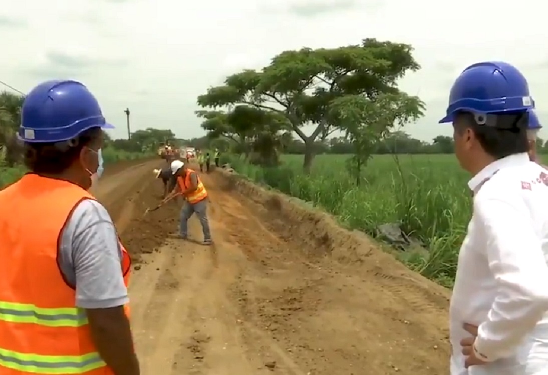 Supervisa gobernador de Veracruz avances de construcción del camino Chacaltianguis–Carlos A. Carrillo