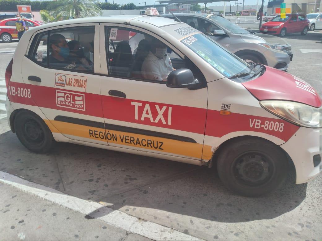 Taxistas de Veracruz deben trabajar bajo nueva normalidad