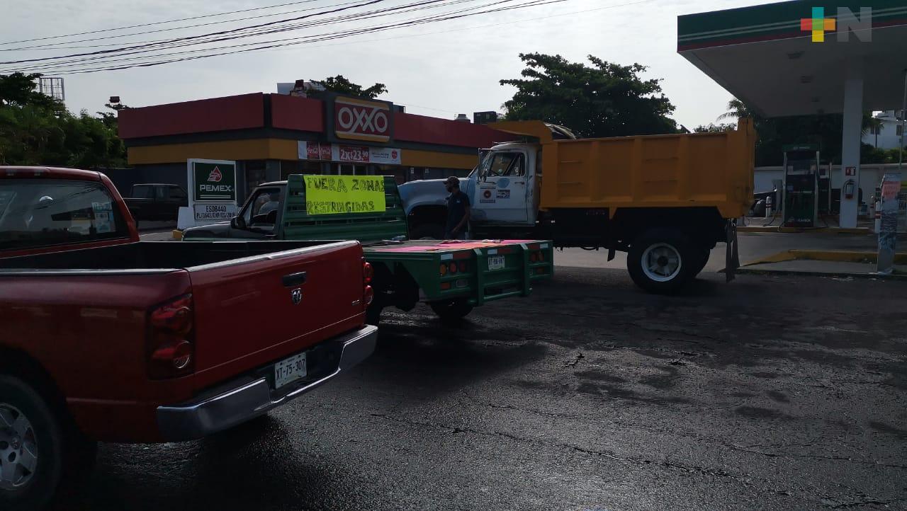 Integrantes de AMOTAC se manifiestan contra agentes de Tránsito Municipal de Boca del Río
