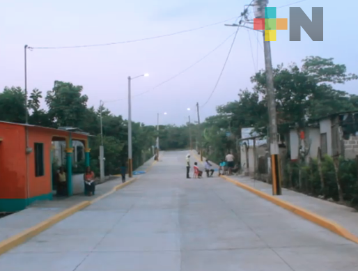 Pavimentan y rehabilitan calle Merced Roque, en Tres Zapotes