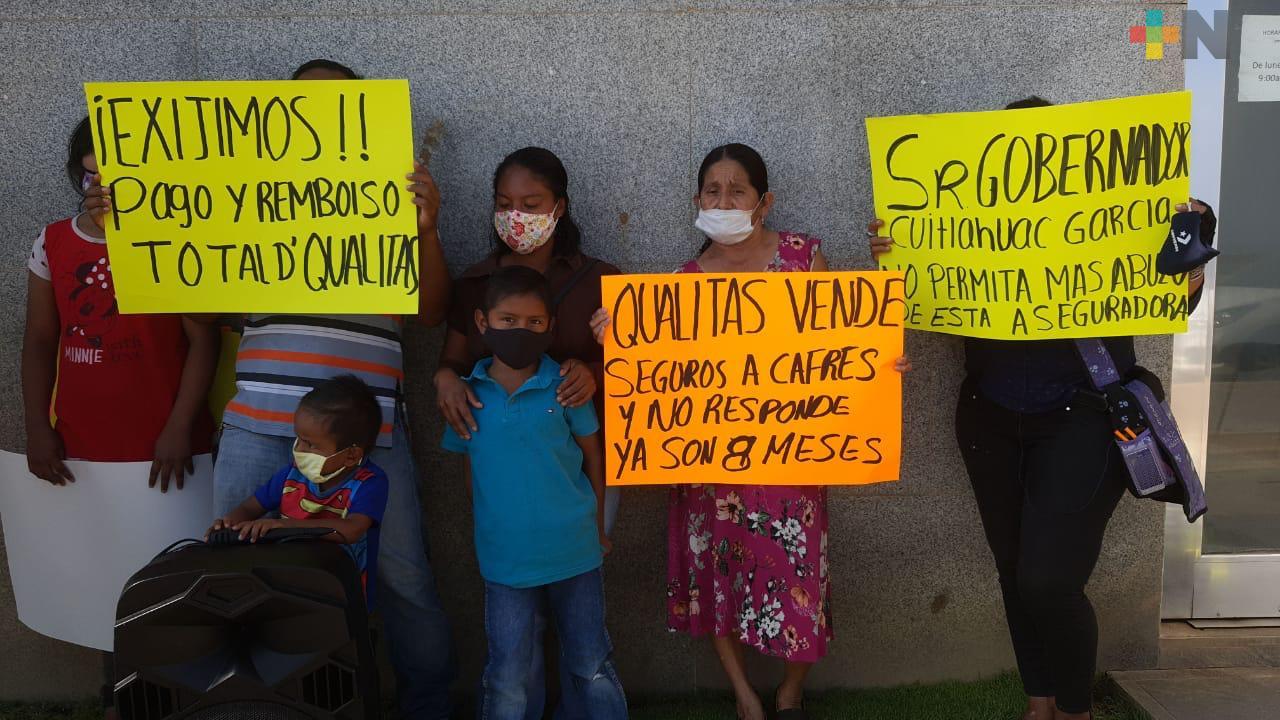 Grupo de dulceros demandan pago de seguro a empresa Quálitas