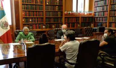 Recibe secretaria de Gobernación a familiares de víctimas de feminicidio y defensoras de derechos humanos