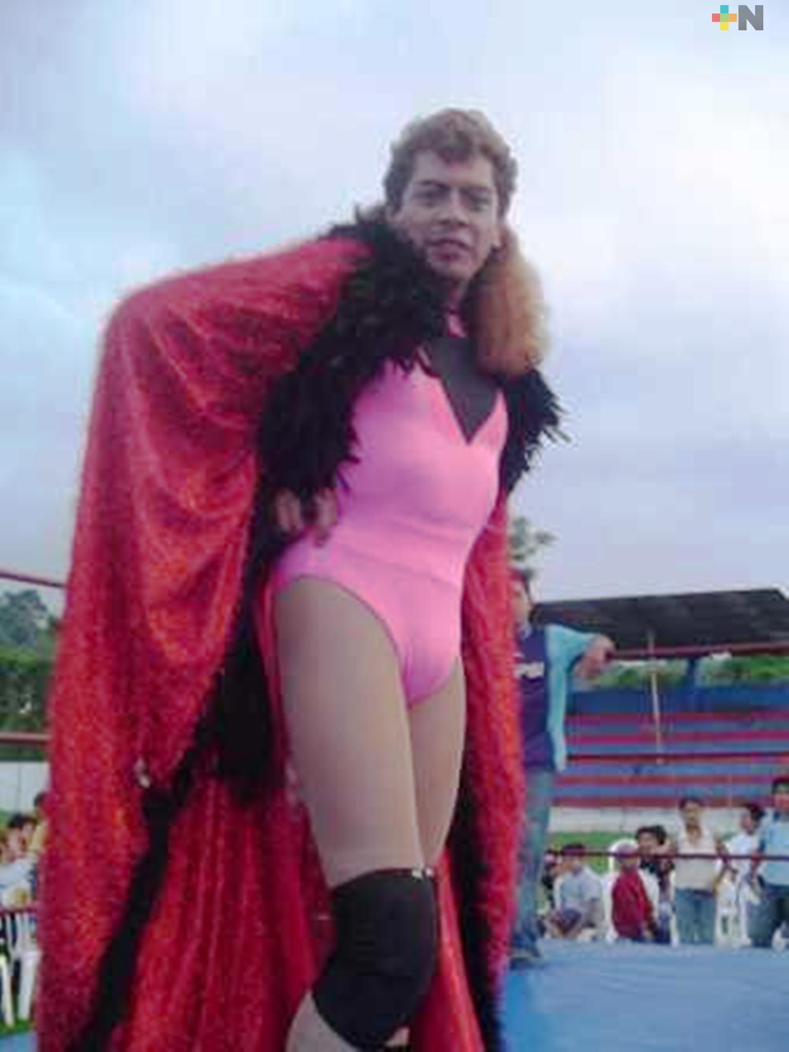 Muere «Gabriel o Gabriela», pionero de la lucha exótica en Xalapa