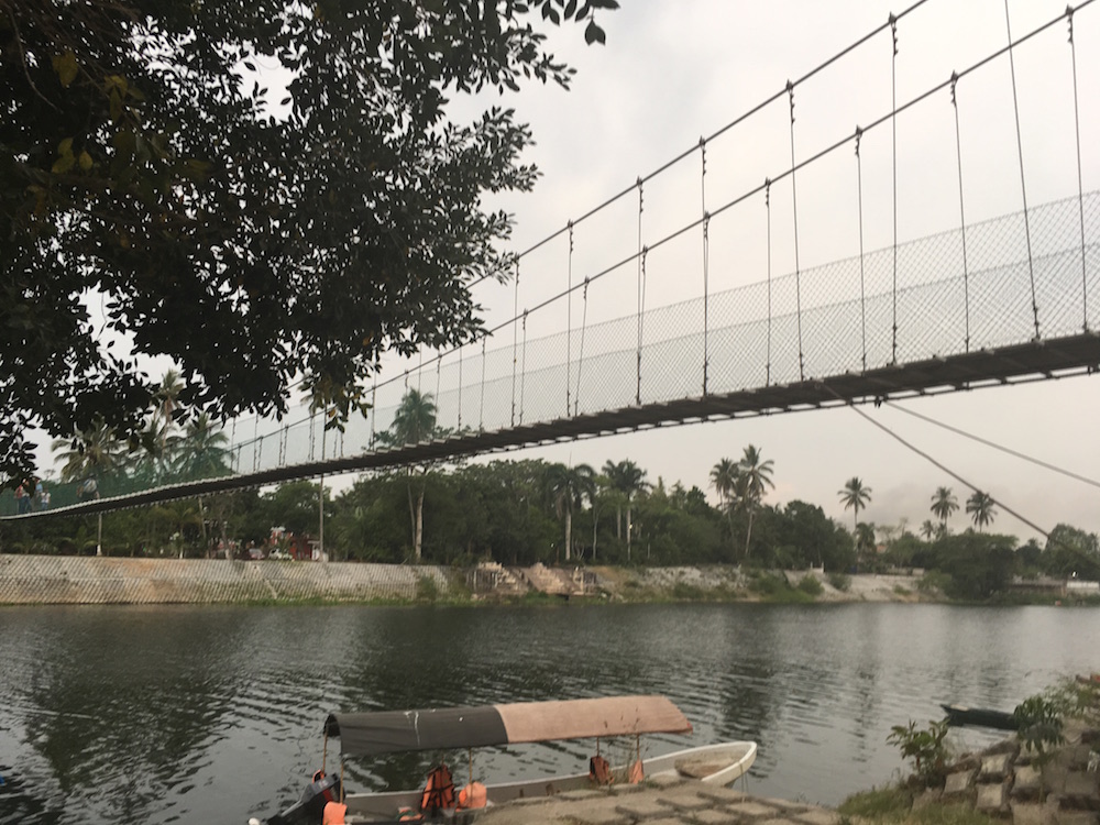 Puente colgante en La Antigua