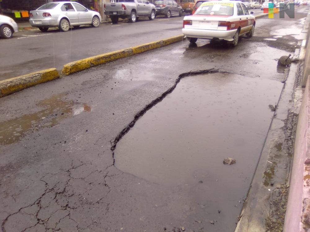 Ayuntamiento de Veracruz, sin atender problemas de baches en zonas concurridas