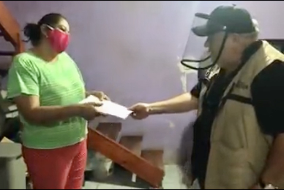 Entregan apoyos del Programa Emergente de Vivienda, en Xalapa