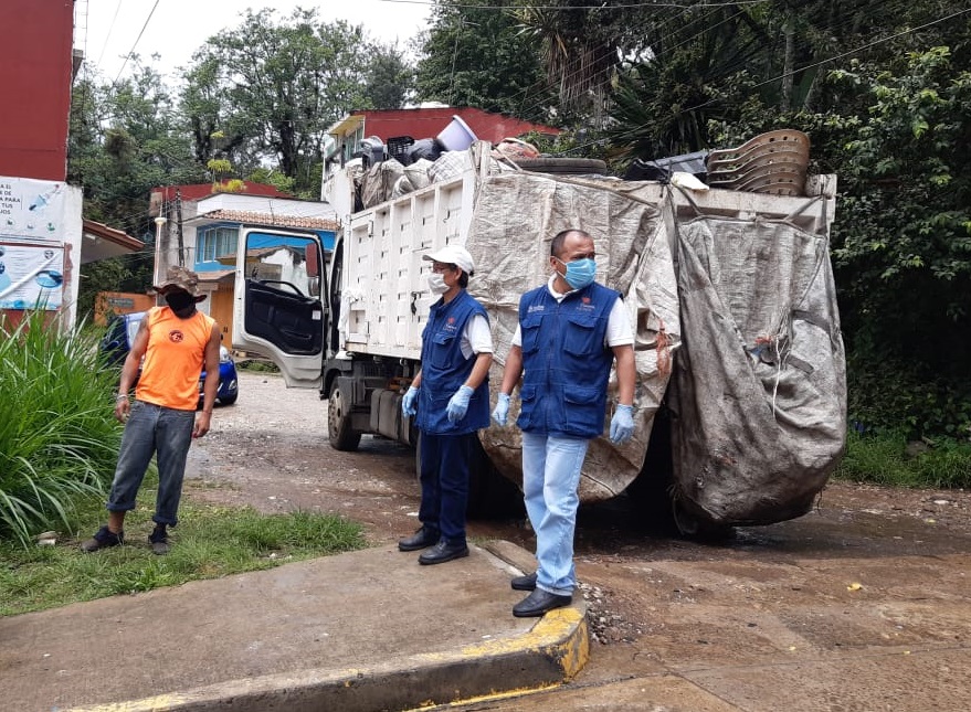 Recolectan tonelada y media de cacharros para combatir al dengue en colonia Libertad