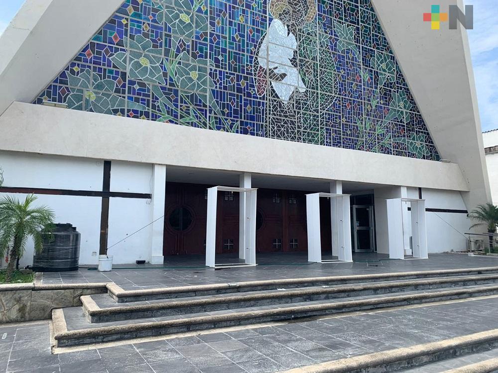 Catedral de Coatzacoalcos habilita cabinas desinfectantes para feligreses