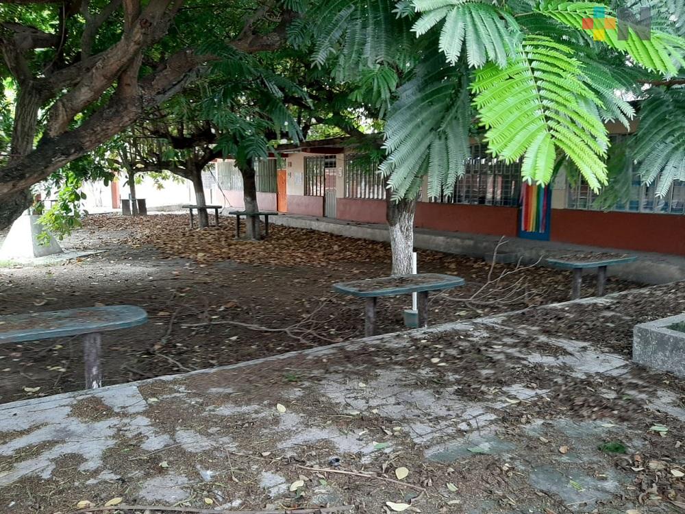 Escuelas en total silencio, el regreso a clases ha sido a distancia