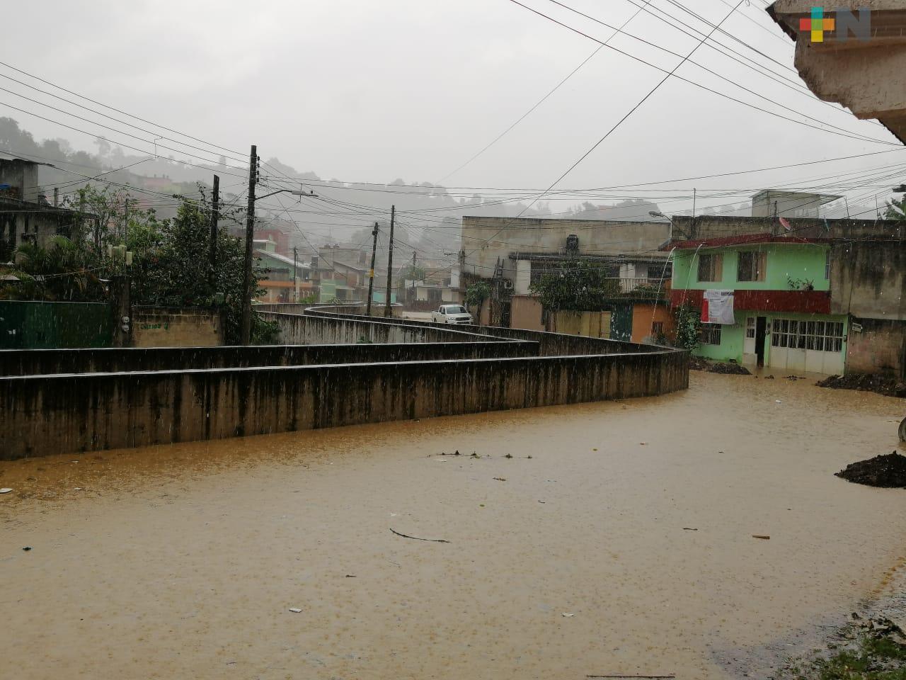 Lluvia provocó derrumbes e inundaciones en Xalapa