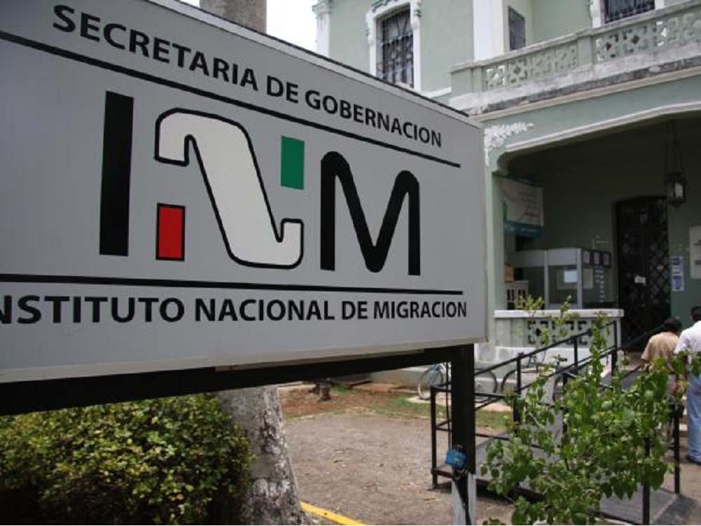 Causan baja tres servidores públicos del INM por agredir a persona migrante