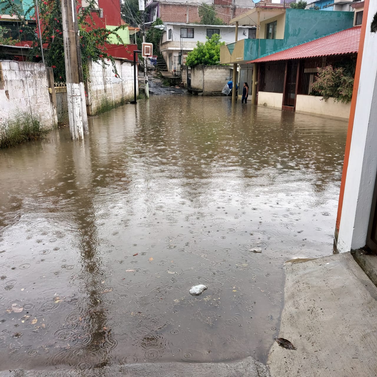Provocan intensas lluvias, daños a escuela técnica 19 de Coatzacoalcos